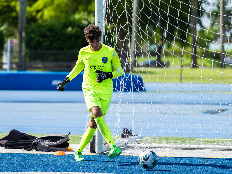 Entrenamiento específico de portero en el campamento del PSG